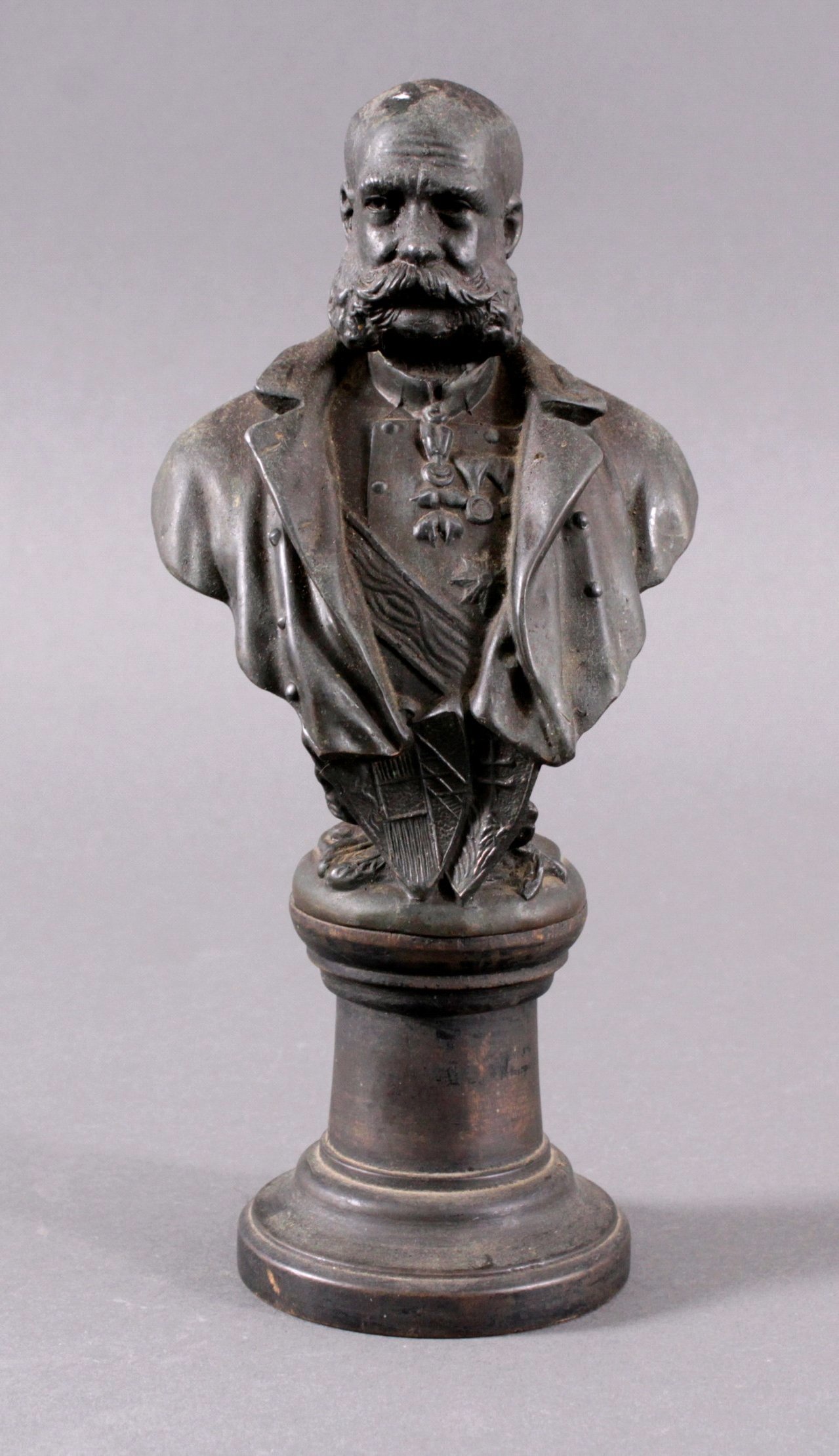 Zinkguss Büste Otto von Bismarck auctions & price archive