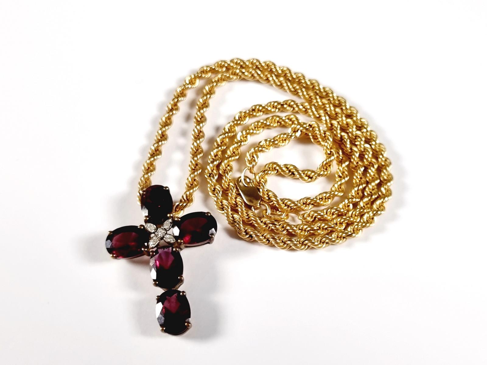 Halskette mit Kreuzanhänger, besetzt mit Diamanten und Amethysten, 8 Karat Gelbgold