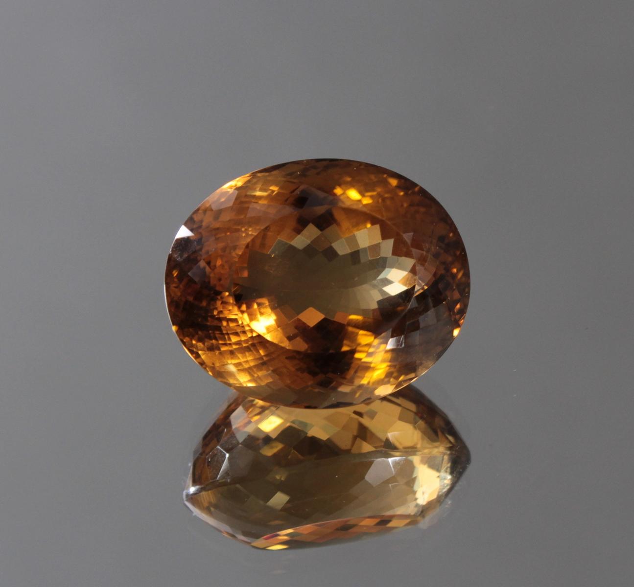 Sehr großer Citrin von 160 Karat Badisches Auktionshaus