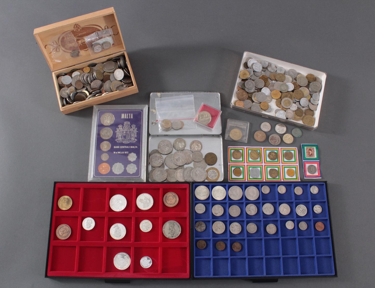 Alle Welt, Münzsammlung in mehreren Münzkasetten und Schachteln ...