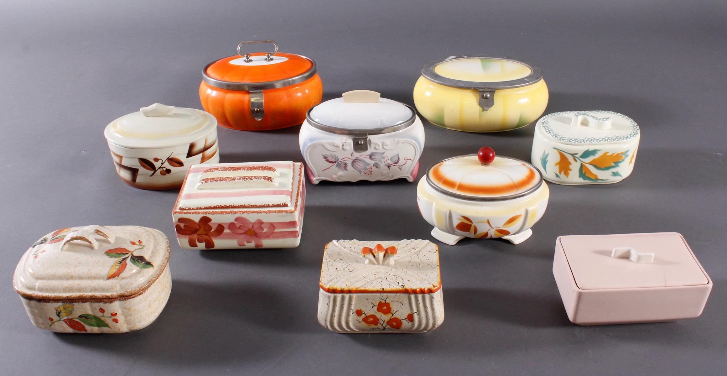 10 Keramik Gebäck- / Aufbewahrungsdosen | Badisches Auktionshaus