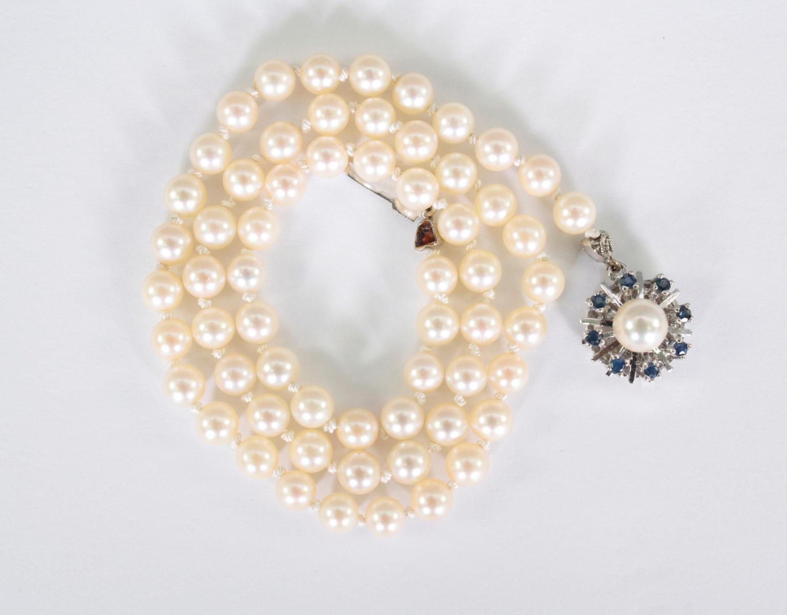 Perlenkette, Weißgoldverschluß mit Saphiren