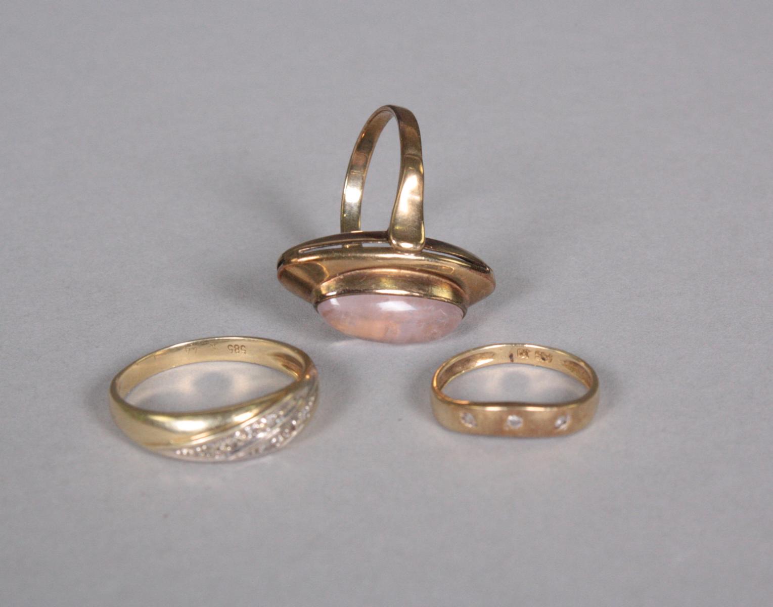 465 Karat Natürliche Rosa Rosenquarz Halskette - 3 Stränge, Ovale Perlen, Ungeheizt