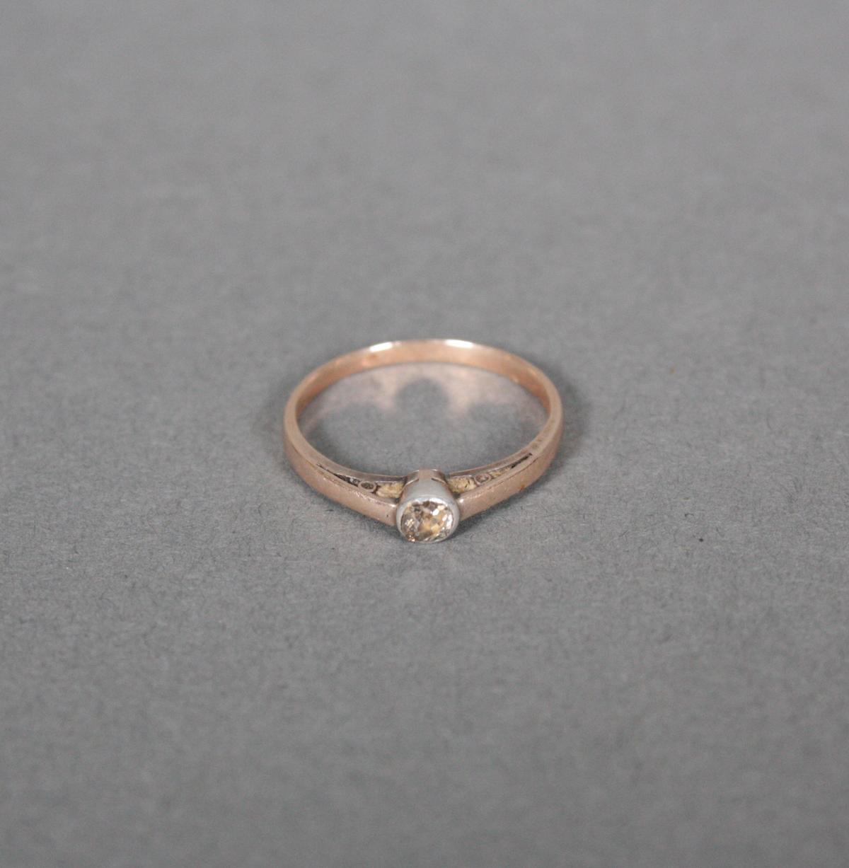 Ring Mit Diamant, 14 Karat Gelbgold | Badisches Auktionshaus
