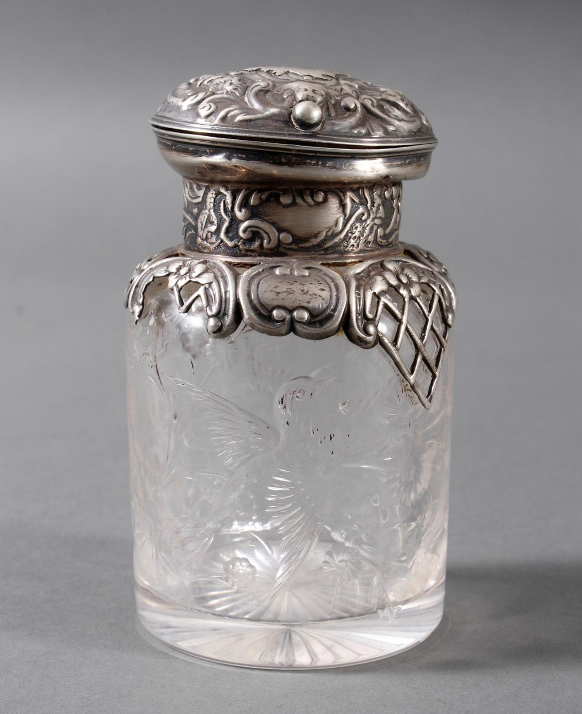 Glasflakon mit Silbermontur um 1880