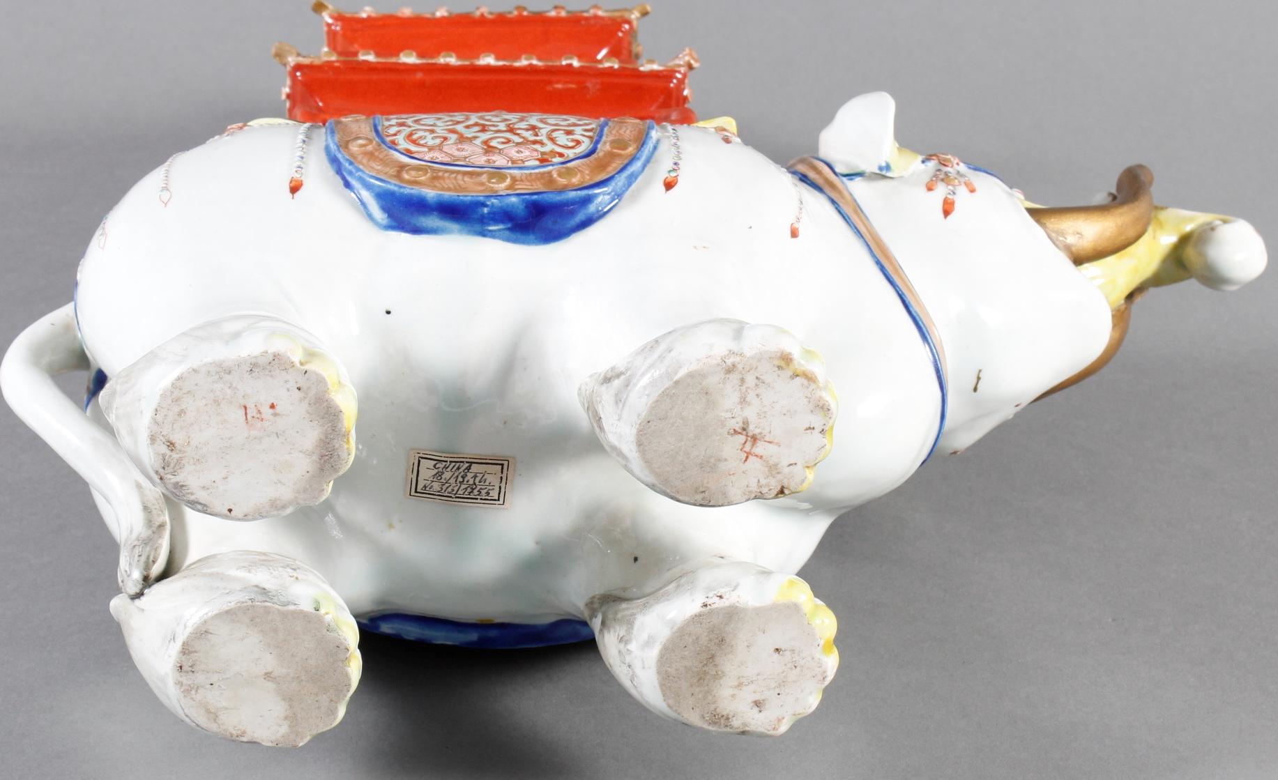 Porzellanelefant mit Pagode auf dem Rücken. China 18./19. Jahrhundert-8