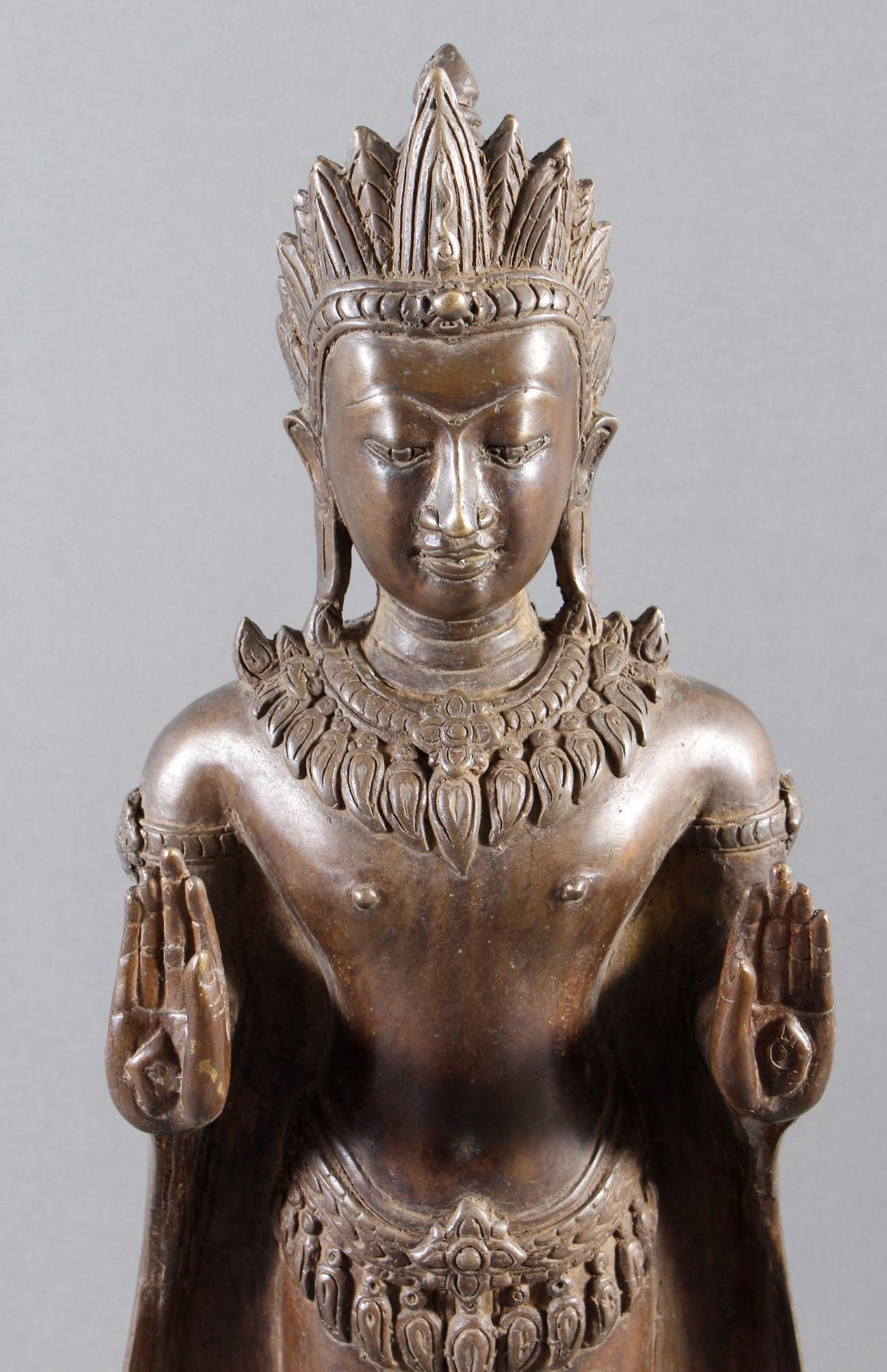 Großer stehender Buddha, Thailand um 1900-2