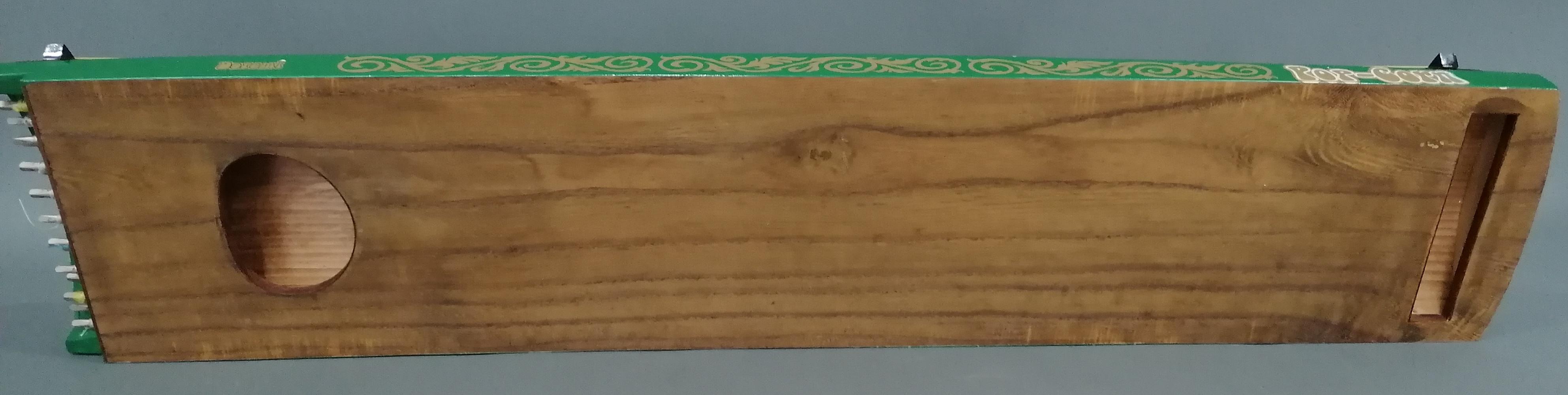 Japanisches Musikinstrument Zither-Koto der Marke Pop-Corn aus Holz ...