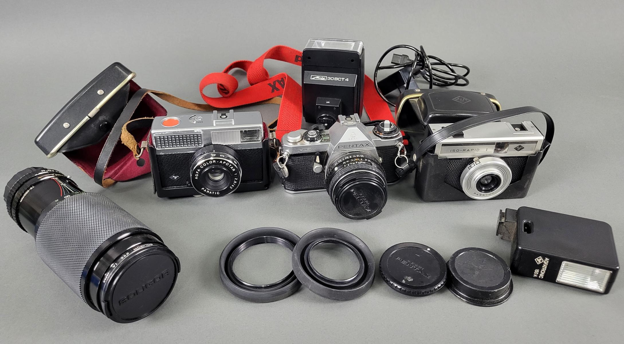 Konvolut Fotoapparate mit Zubehör | Badisches Auktionshaus