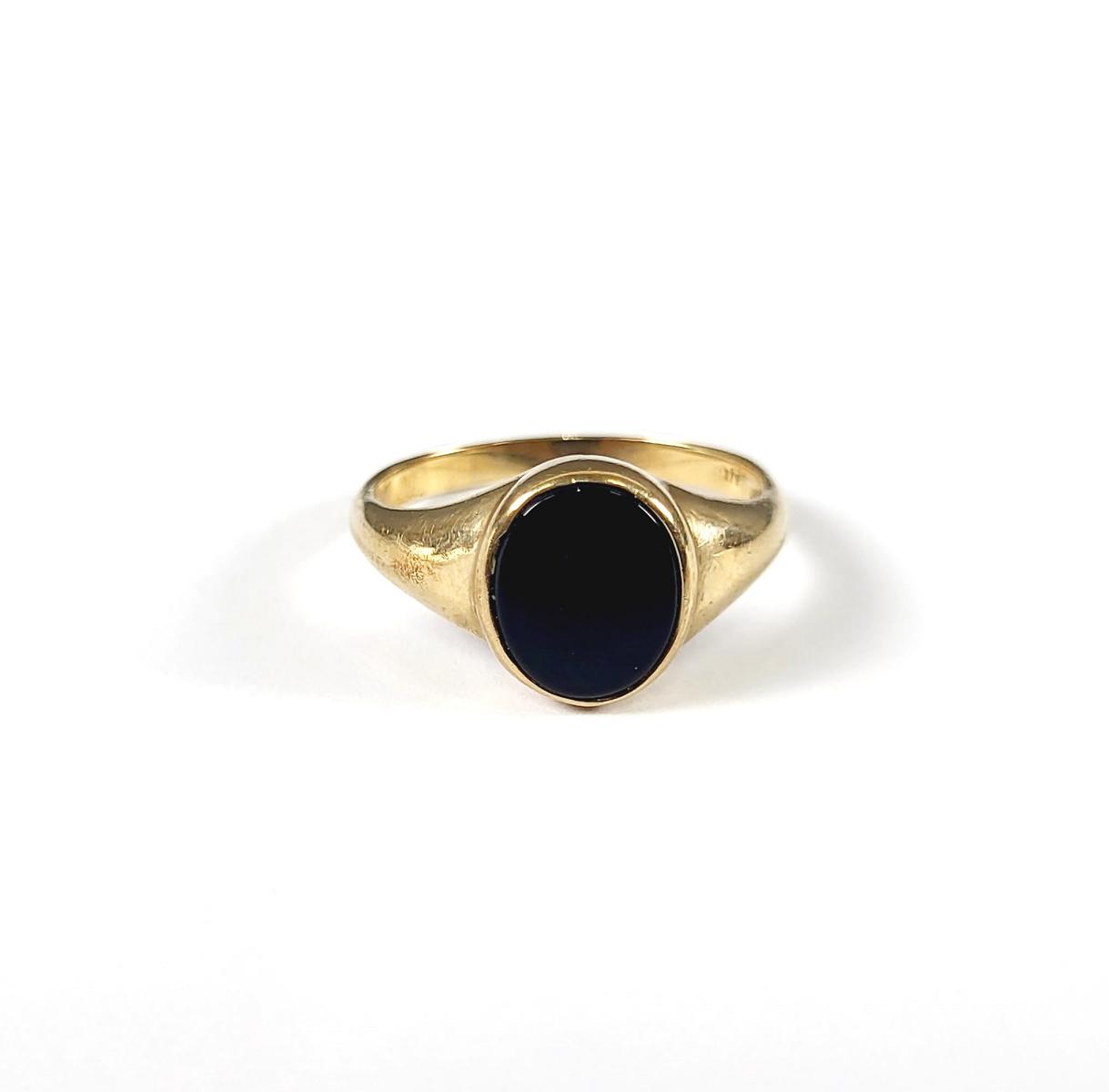 Damenring mit Onyx, 10 Karat Gelbgold