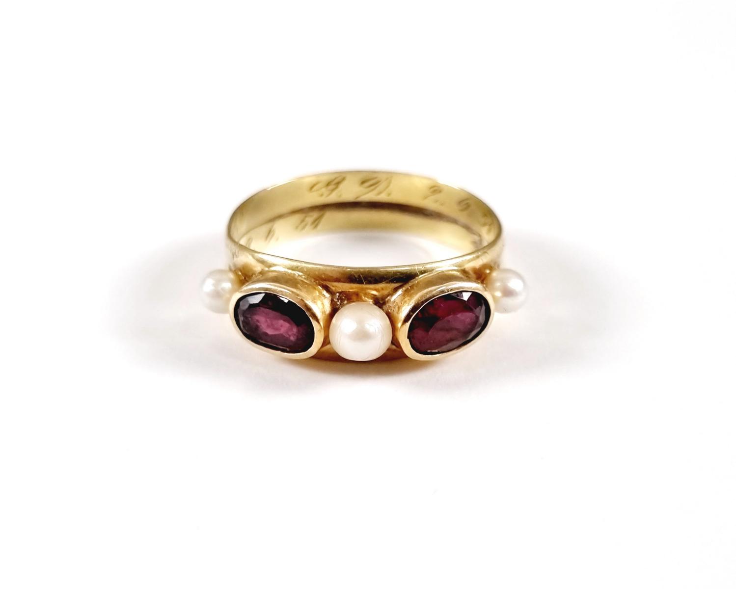 Damenring mit Perlen und Amethyst, 14 Karat Gelbgold