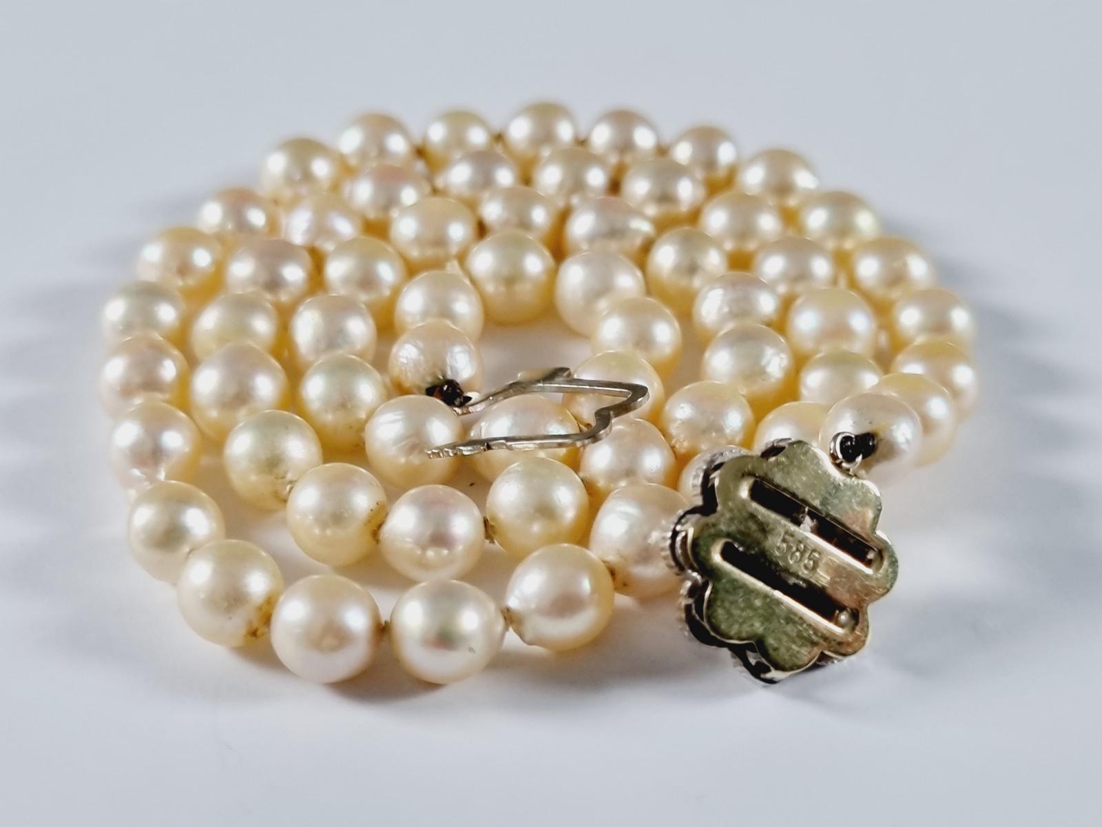Perlenkette mit 14 Karat Gelb- und Weißgoldverschluß-2