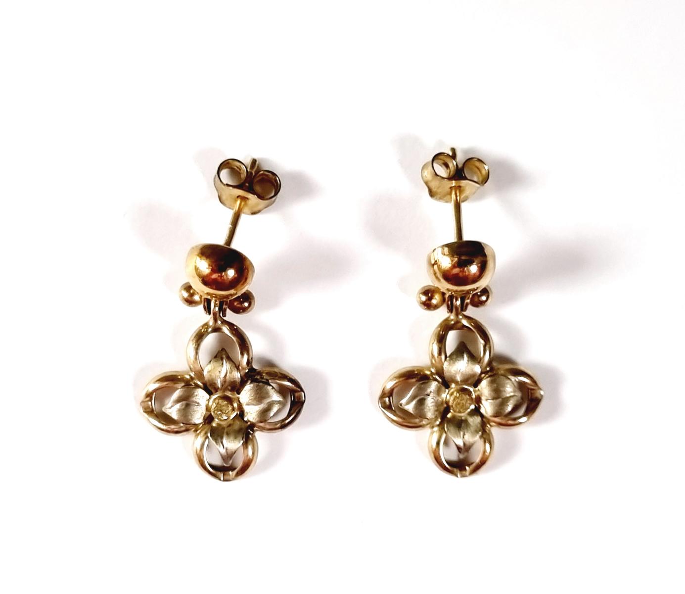 Paar Ohrringe aus 8 Karat Gelbgold