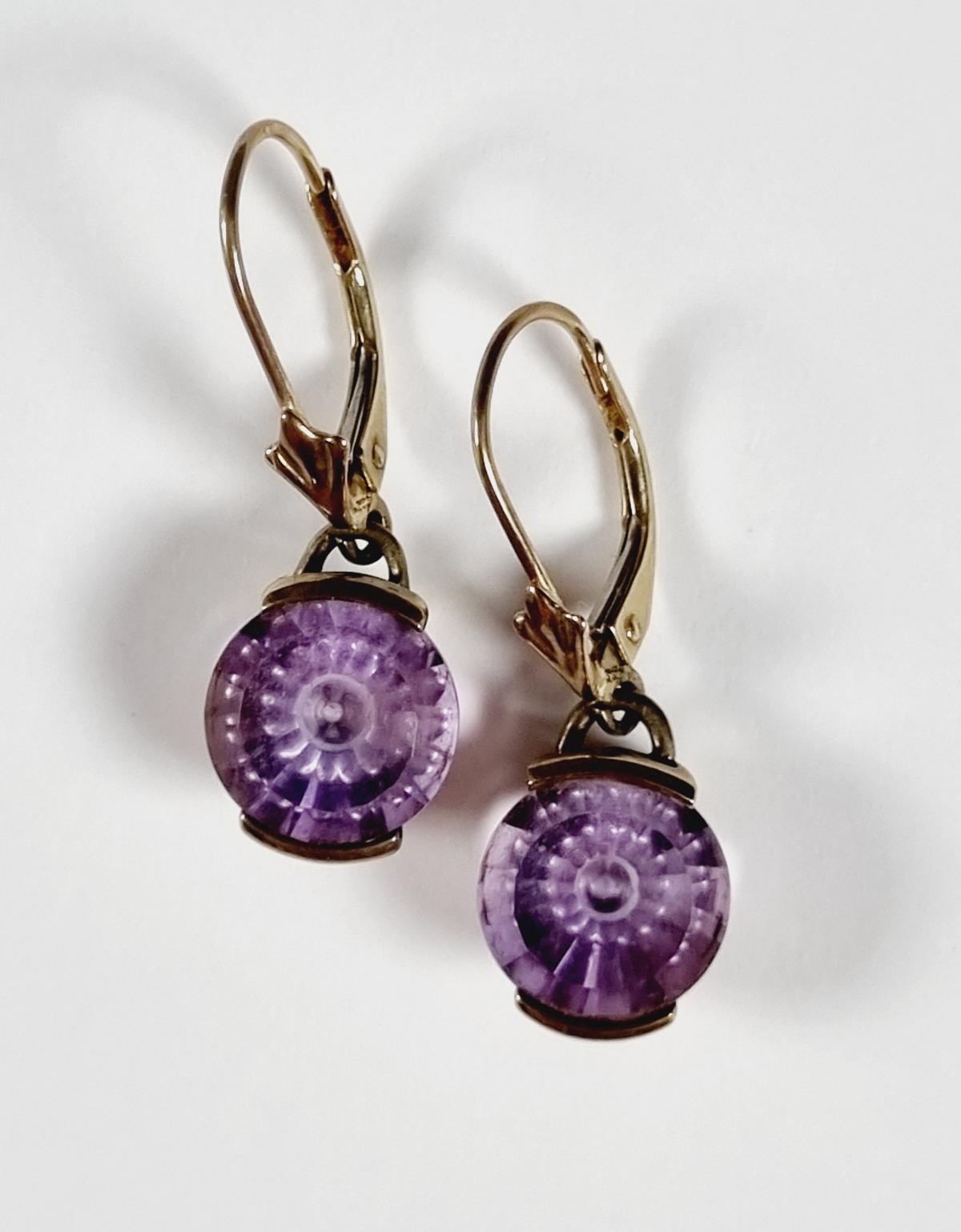 Paar Ohrringe mit Amethyst, 8 Karat Gelbgold