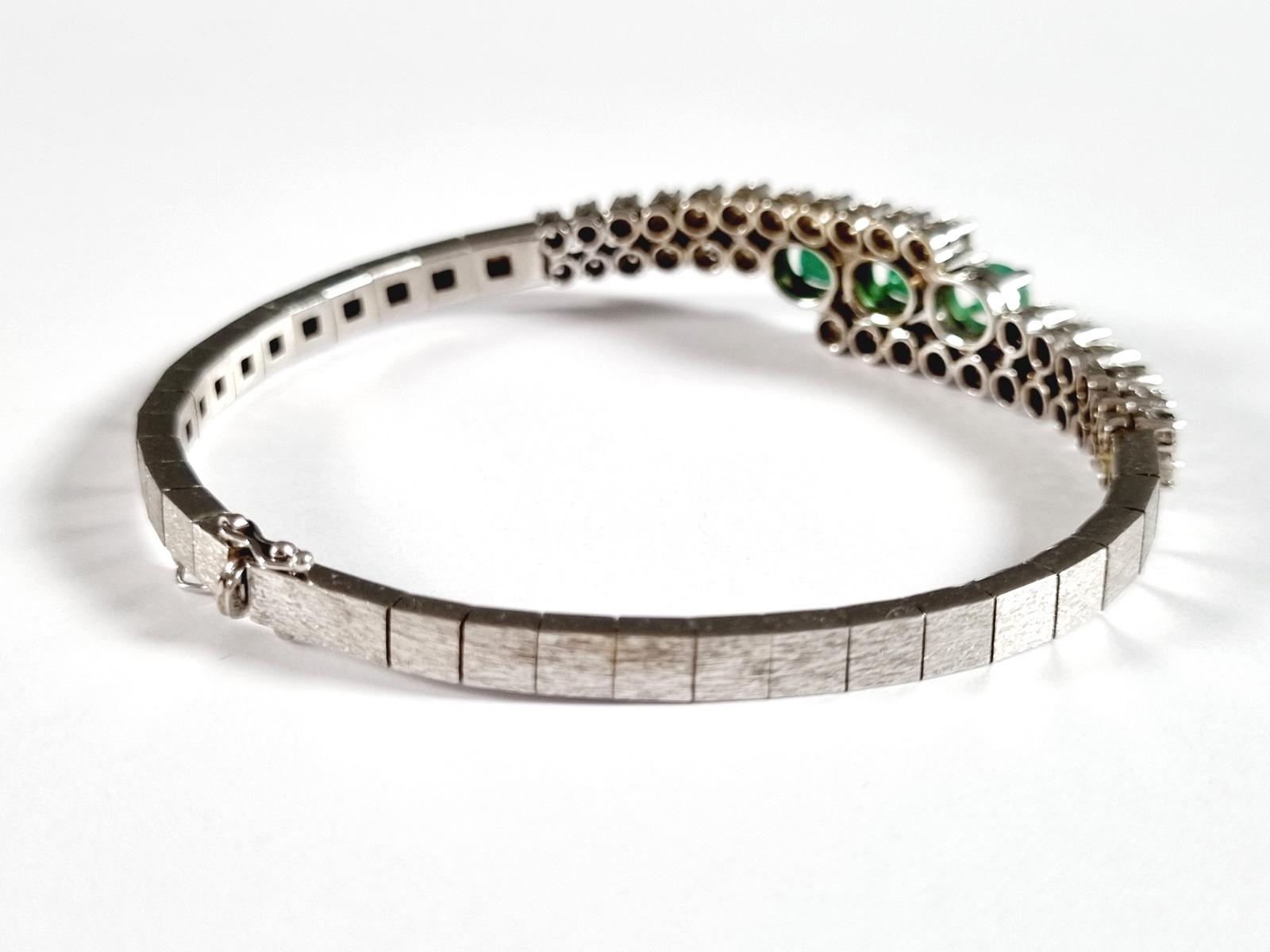 Armband mit Diamanten und Smaragden, 14 Karat Weißgold-2